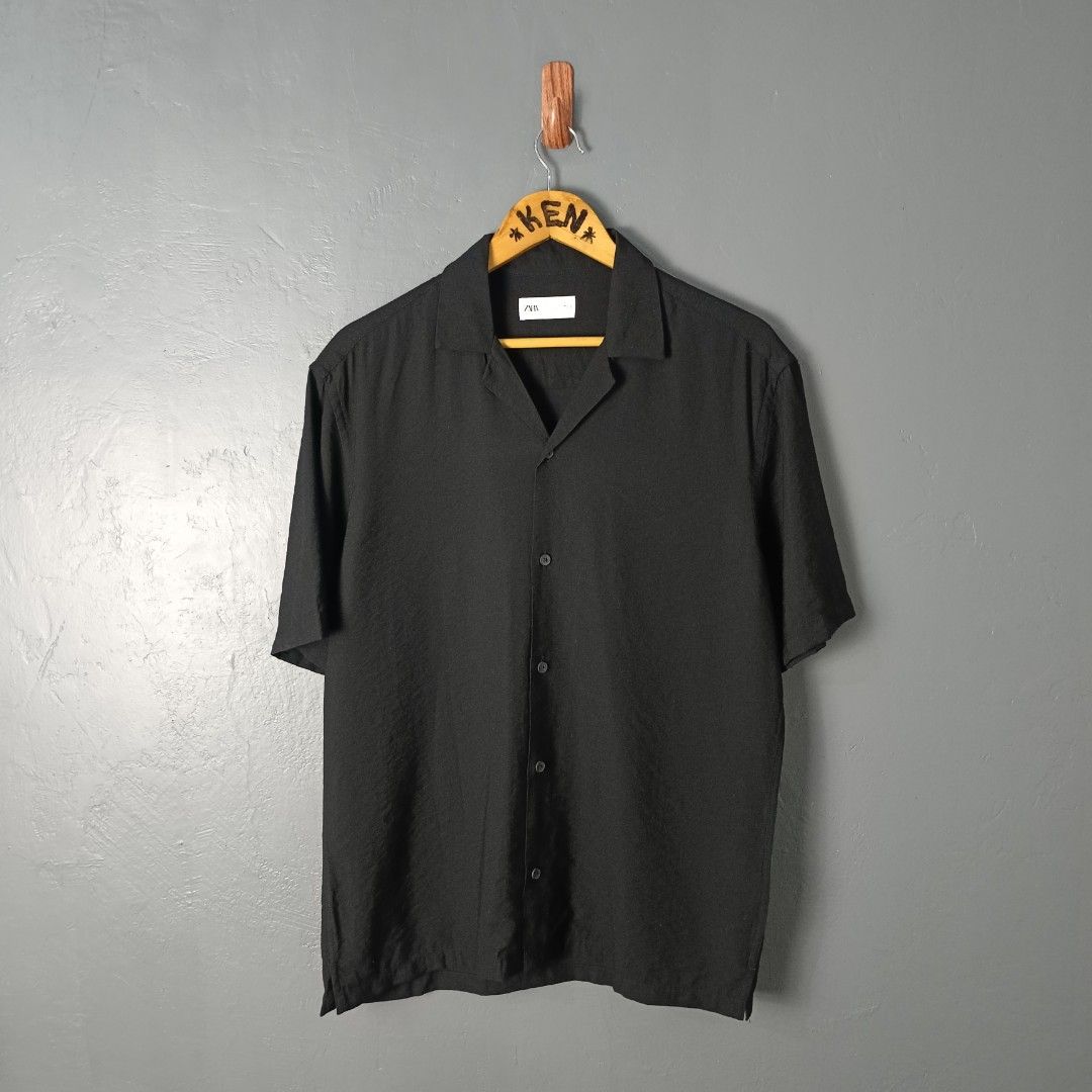 For Men - Zara - Open Collar (Category: Tshirts & Polo Shirts ) located in Bacolod City. Submitted by drop.ph (Listing ID 1468370076, Image 1). Description: Zara - Camp Collar Shirt Authentic *Size S fits M - 21.5x27.5 *Excellent *No Flaws *Price: 680php *Add SF if outside Bacolod City .