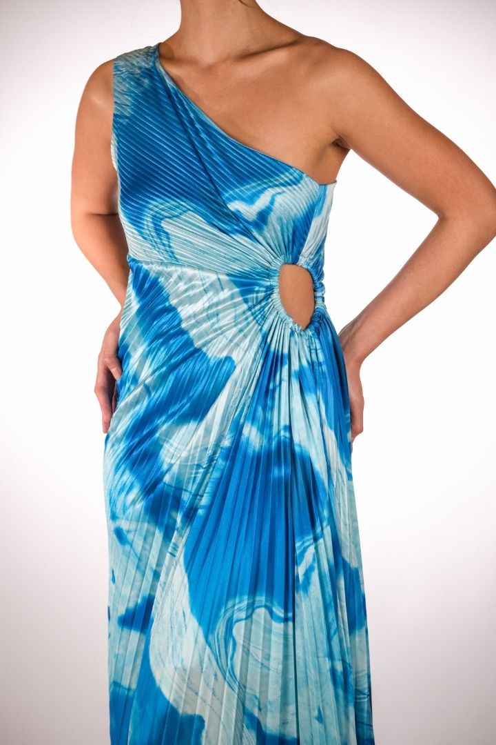 FOR RENT: Custom Abstract Print Draped Maxi Gown (Blue) (Category: Dresses) located in Quezon City. Submitted by larentamnl (Listing ID 1468289907, Image 3). Description: READ T&C BEFORE RENTING » rental fee: ₱2,800 » refundable security deposit: ₱500 » this is good for 4-day use only. Additional ₱300/day » rates are charged per calendar day, not per 24 hours. » studio fittings by walk-in / appointment | Tue to Sun: 10 AM – 7 PM » for more info, 
