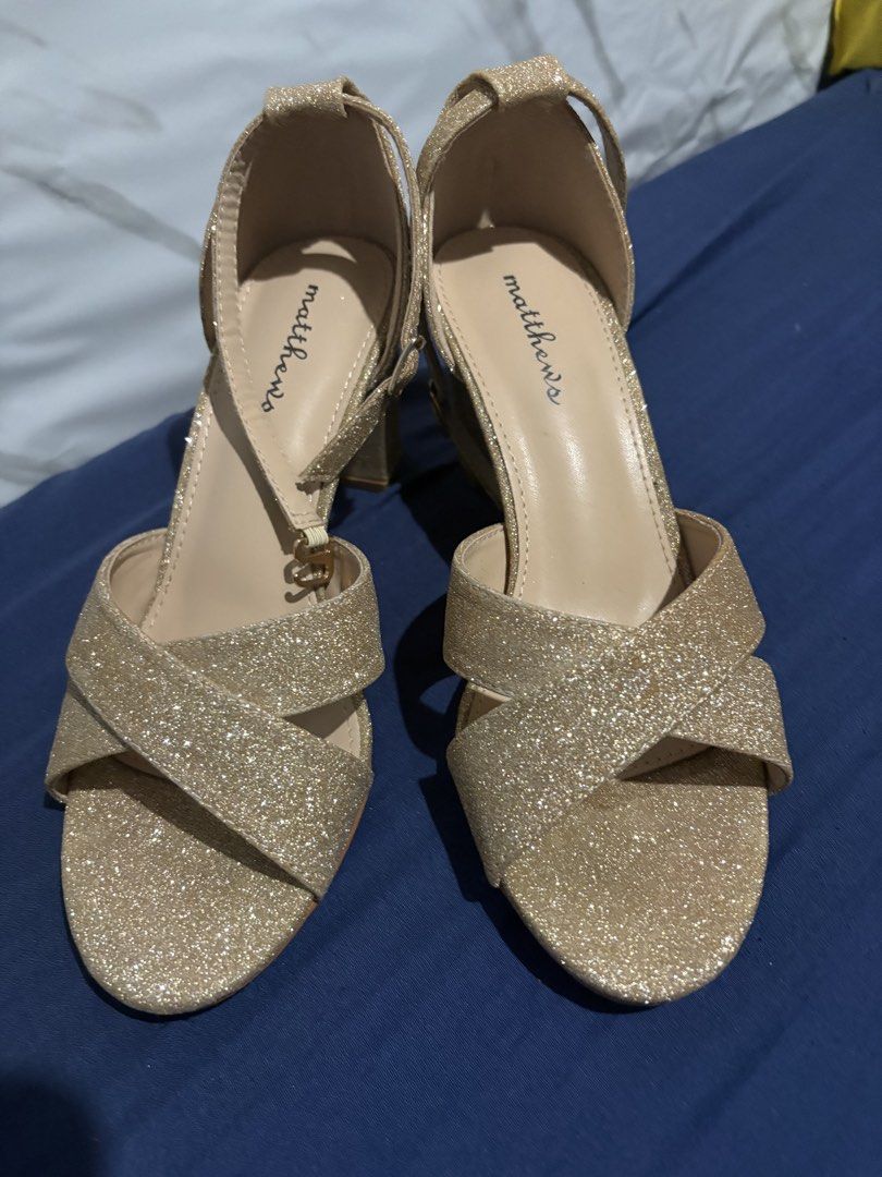 For sale (Category: Sandals) located in Manila. Submitted by marialoreta (Listing ID 1468299241, Image 1). Description: Mattews glitters sandals .