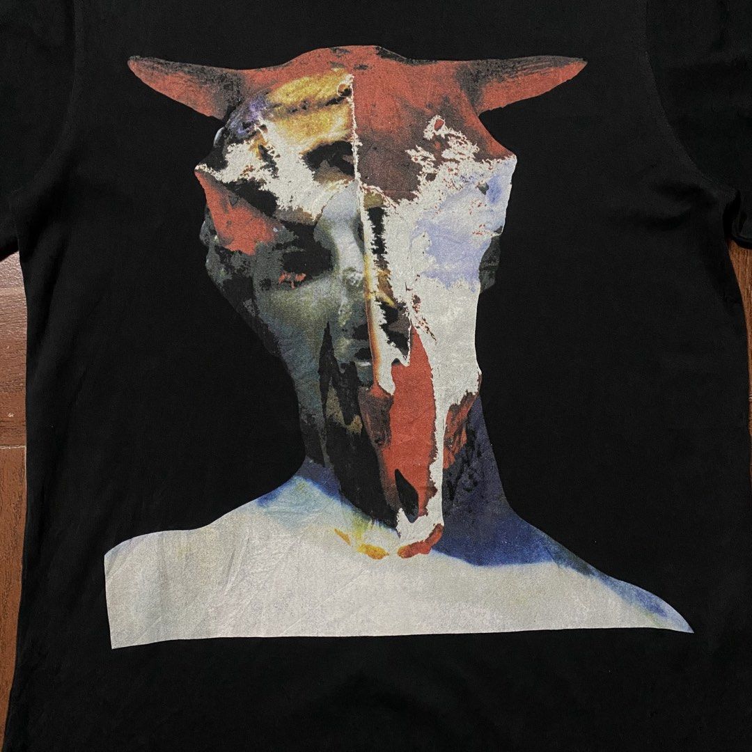 For sale (Category: Tshirts & Polo Shirts ) located in Baliuag. Submitted by thriftpuff (Listing ID 1468335112, Image 2). Description: Givenchy Shirt Size Medium As new condition Price: 600 free shipping Direct message if you’re interested 📩📩📩.