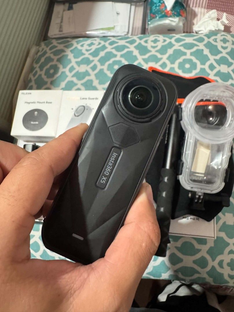FOR SALE INSTA 360 X5 (Category: Other Gadgets) located in San Jose del Monte. Submitted by xanderking77267 (Listing ID 1468424355, Image 2). Description: Inclusions •Telesin magnetic mount base •Premium Lens Guard •Mic Wind Muff •Insta Motorcycle mount (never been used) •Silicone lens •Insta 360 invisible stick •Insta 360 Memory Card 128 gb •Dive Case for Under water shot 27k 27k 27k Pm for more details.