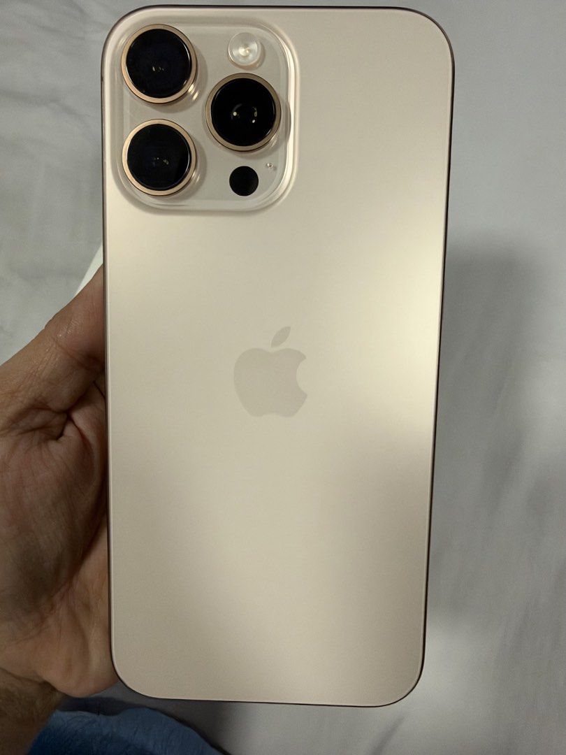 For Sale Iphone 16 Promax (Category: iPhone 16 Series) located in Angeles City. Submitted by littlemissunflower (Listing ID 1468440895, Image 2). Description: With box and paperbag .