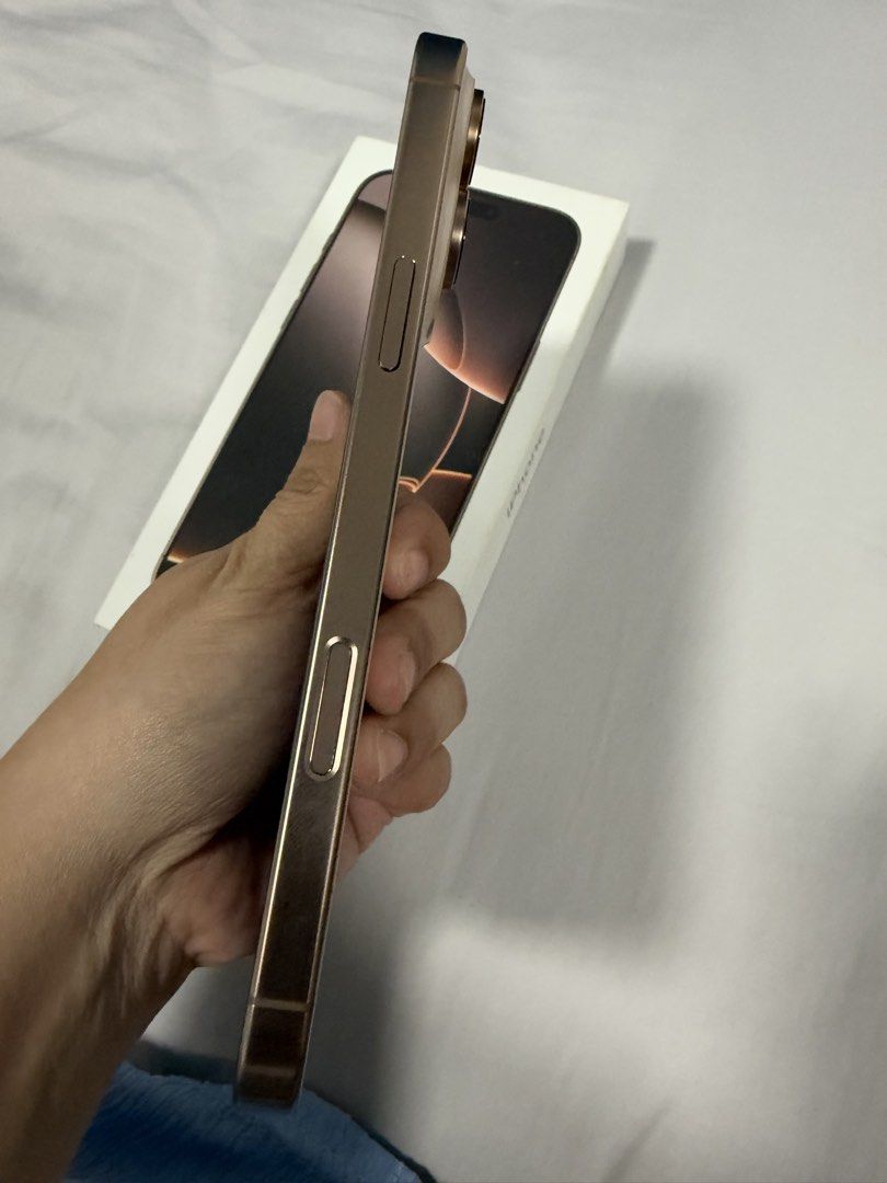 For Sale Iphone 16 Promax (Category: iPhone 16 Series) located in Angeles City. Submitted by littlemissunflower (Listing ID 1468440895, Image 3). Description: With box and paperbag .