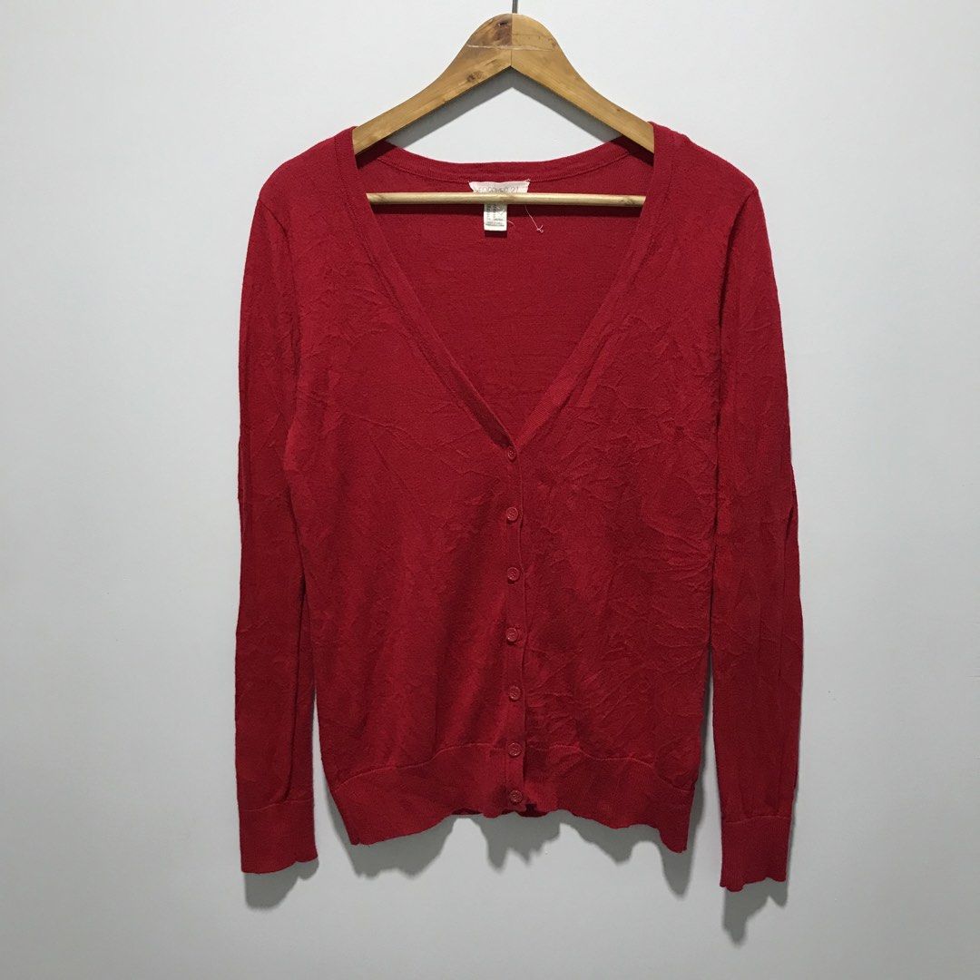FOREVER 21 Red Button Down Cardigan (Category: Coats, Jackets and Outerwear) located in Cavite. Submitted by tanya.valentin (Listing ID 1468388917, Image 2). Description: - 23x25.