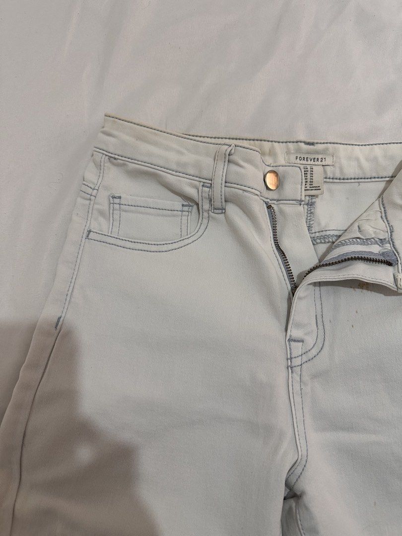 Forever 21 White Wash Skinny Jeans (Category: Jeans) located in Marilao. Submitted by shopbychacha (Listing ID 1468304027, Image 3). Description: Forever 21 White Wash Skinny Jeans Size: 26 With flaws given in the picture but need washing only! Original brand .