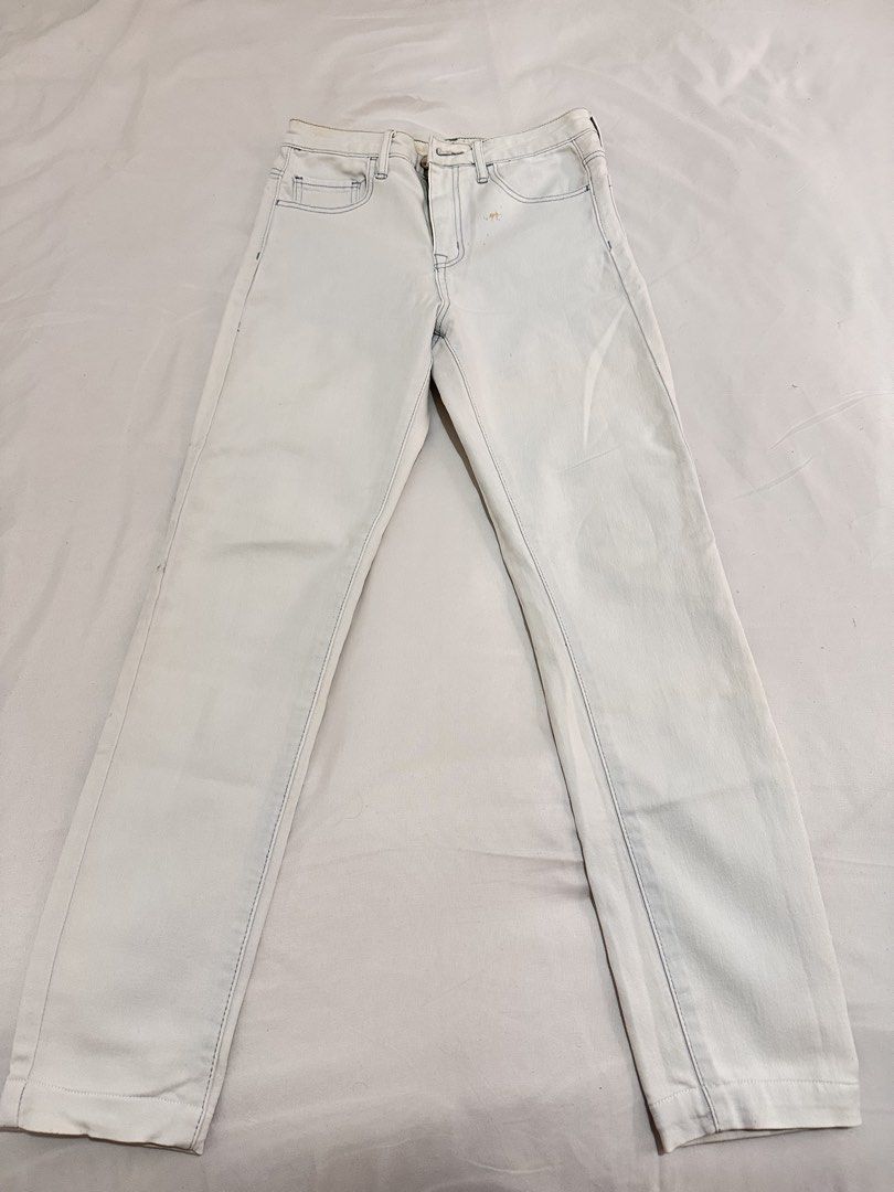 Forever 21 White Wash Skinny Jeans (Category: Jeans) located in Marilao. Submitted by shopbychacha (Listing ID 1468304027, Image 1). Description: Forever 21 White Wash Skinny Jeans Size: 26 With flaws given in the picture but need washing only! Original brand .