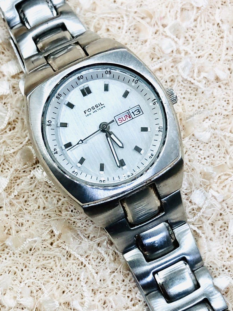Fossil (Category: Women's Watches) located in Cavite. Submitted by onstuffs_19 (Listing ID 1468441676, Image 3). Description: .