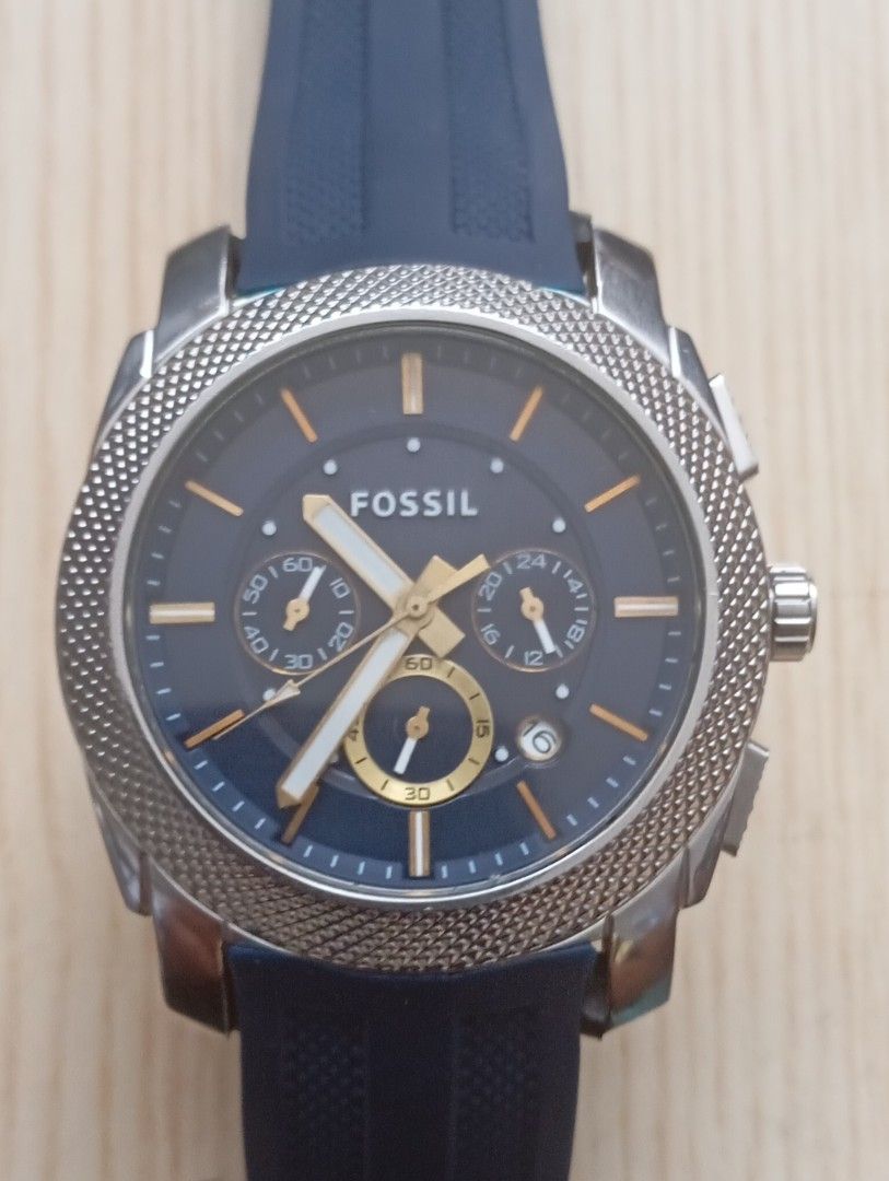 Fossil chronograph (Category: Men's Watches) located in Las Pinas. Submitted by quick_deals_great_finds2 (Listing ID 1468298268, Image 2). Description: Original good working condition Quartz chronograph with battery 45mm big size functional chronograph.