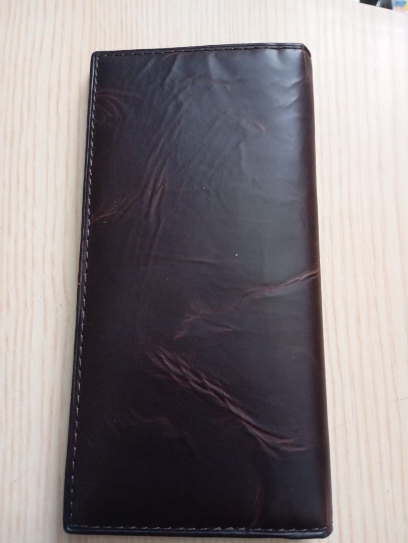 Fossil long wallet (Category: Wallets & Card Holders) located in Las Pinas. Submitted by quick_deals_great_finds2 (Listing ID 1468324234, Image 3). Description: Original unused bnew.