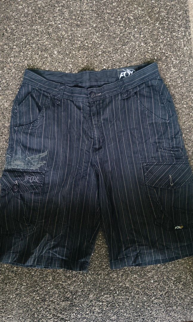 Fox shorts (Category: Shorts) located in Oas. Submitted by yortzzz (Listing ID 1468284330, Image 1). Description: no issue, washable dirt only.