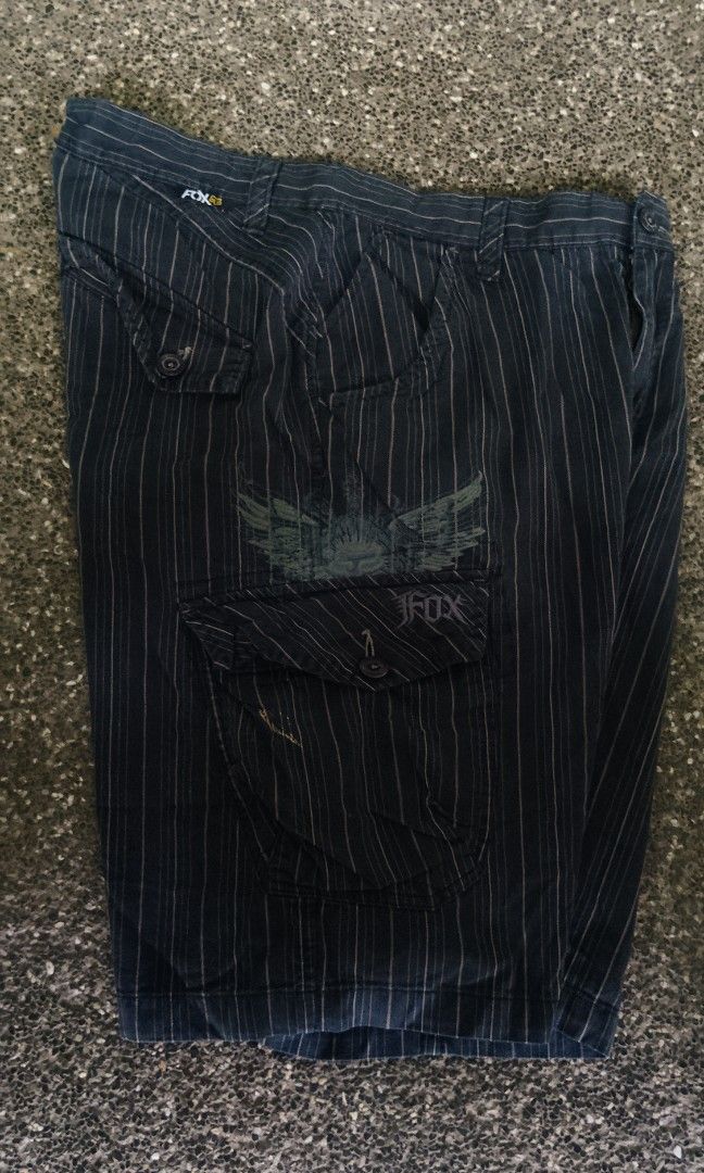 Fox shorts (Category: Shorts) located in Oas. Submitted by yortzzz (Listing ID 1468284330, Image 3). Description: no issue, washable dirt only.