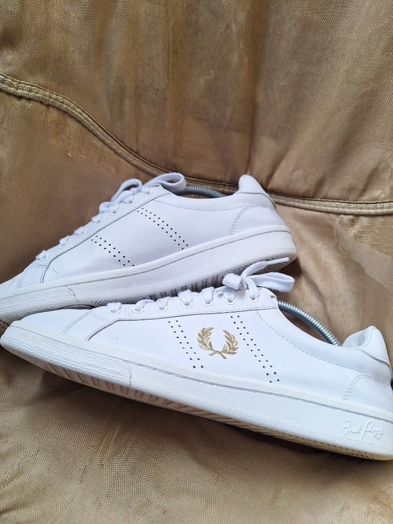 Fred perry white leather US 10 (Category: Casual Shoes) located in Santa Rosa. Submitted by pat0317 (Listing ID 1468308741, Image 2). Description: preloved fred perrywhite leather US size 10 has a scratch as seen on pic but overall still presentable no yellowish just pure white cod cop lalamove lbc j&t.