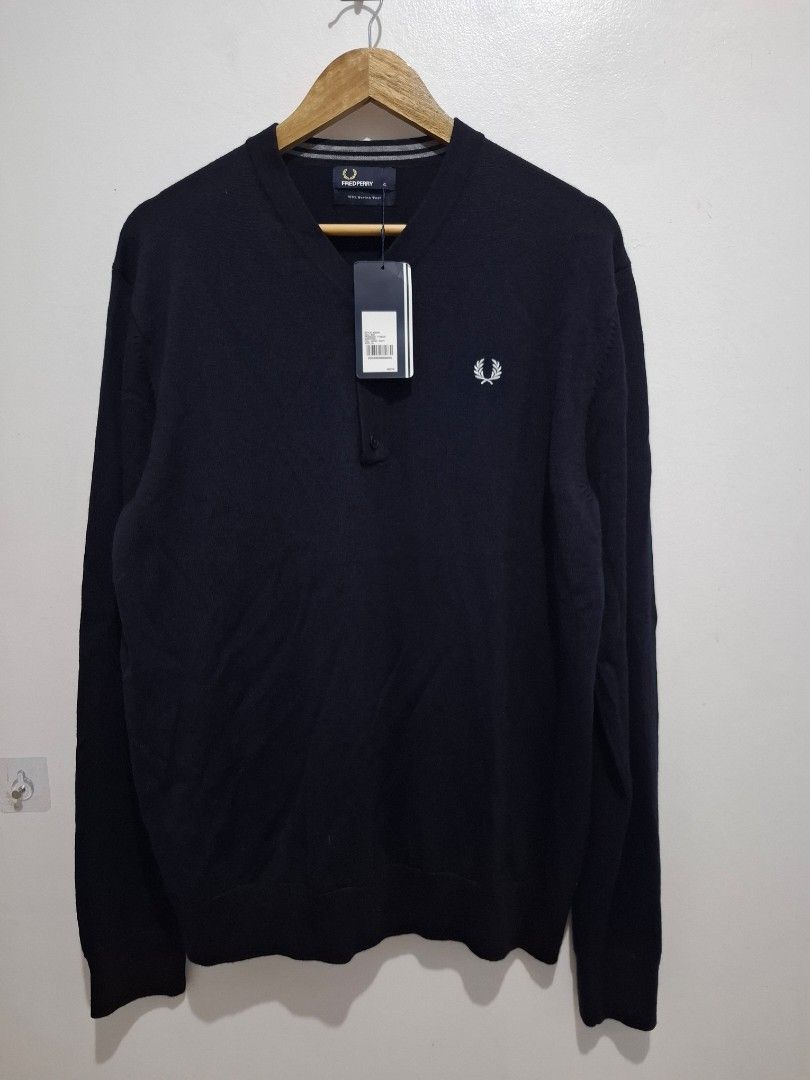 Fredperry wool sweater XL (Category: Coats, Jackets and Outerwear) located in Tarlac. Submitted by christopher.24 (Listing ID 1468321775, Image 1). Description: brandnew legit.