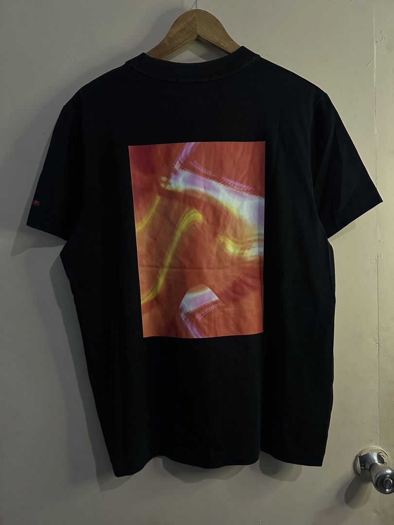 FREED PERRY ABSTRACT RAVE LIGHT (Category: Tshirts & Polo Shirts ) located in Manila. Submitted by bendeictsthrift53 (Listing ID 1468340926, Image 2). Description: - FREDD PERRY ABSTRACT RAVE LIGHT - BRAND NEW CONDITION - NO ISSUE - MASIKIP PA ANG NECK - COLOR RATE 10/10 - MALA SUPREME DESIGN - 21x27 - SIZE M.