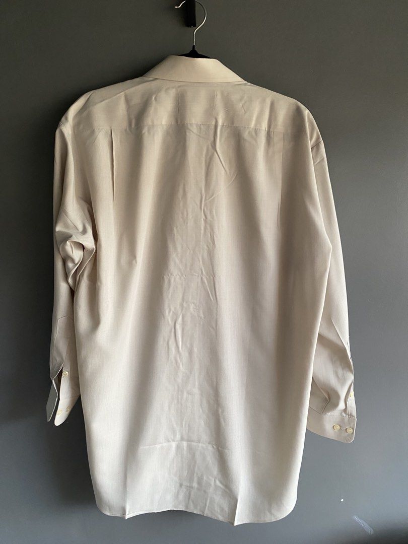 Full Mark grey beige shirt (Category: Formal Shirts) located in Cebu City. Submitted by janb85 (Listing ID 1468361043, Image 2). Description: Best fit M Linen-like fabric look Made of polyester .