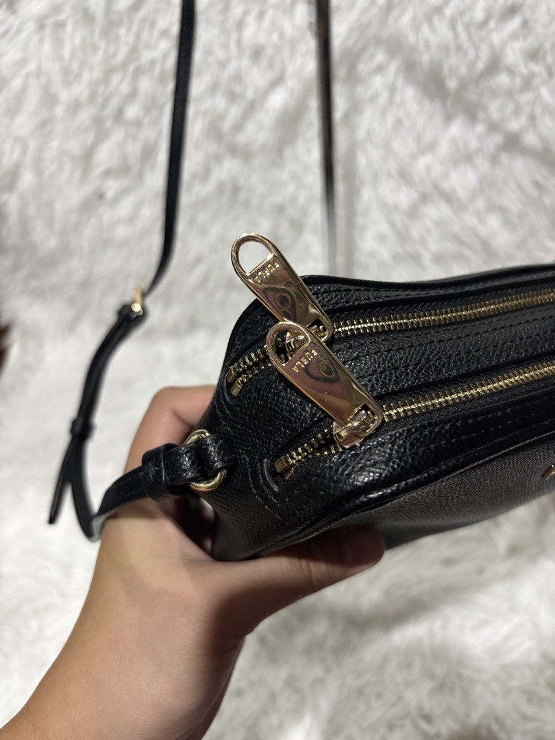 Furla (Category: Luxury Bags & Wallets) located in Baguio. Submitted by rheaanne07 (Listing ID 1468488631, Image 3). Description: Original furla double zip crossbody Like new ₱42k ang brandnew price nito Elegant and classy.