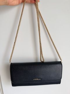 Furla Metropolis Mini 金鏈斜揹袋 粉紅色, 女裝, 手袋及銀包, 多用途袋 - Carousell