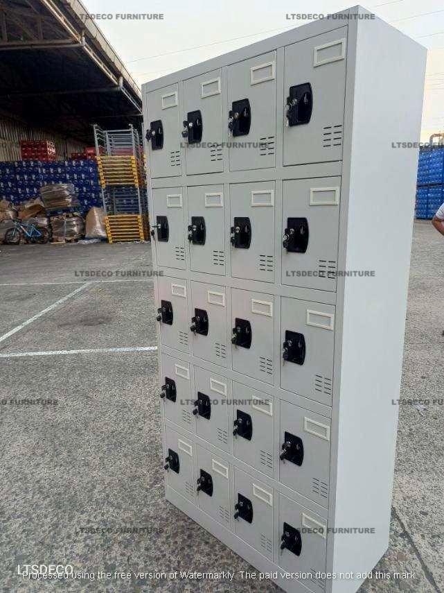 furniture - 20 door steel locker office partitions, Furniture & Home ...