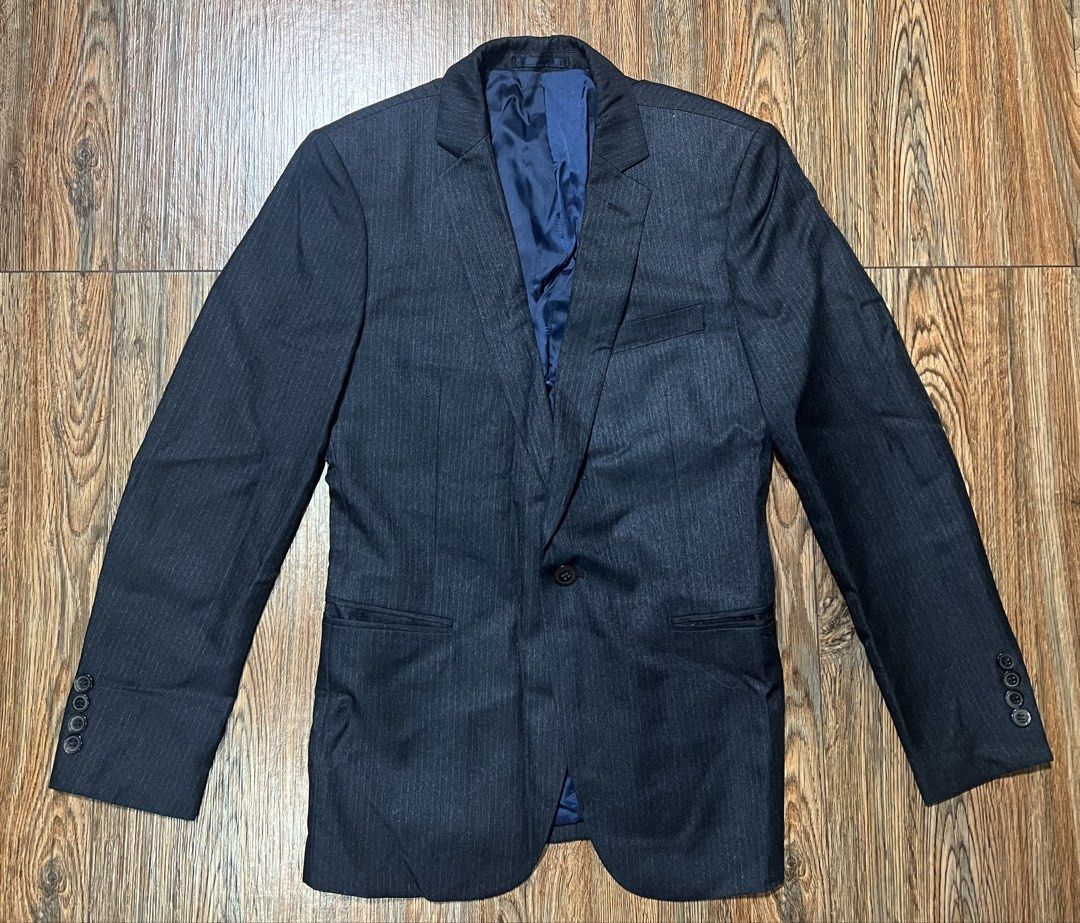 G2000 slim fit coat (Category: Coats, Jackets and Outerwear) located in San Jose del Monte. Submitted by senorita_wella (Listing ID 1468358344, Image 1). Description: .