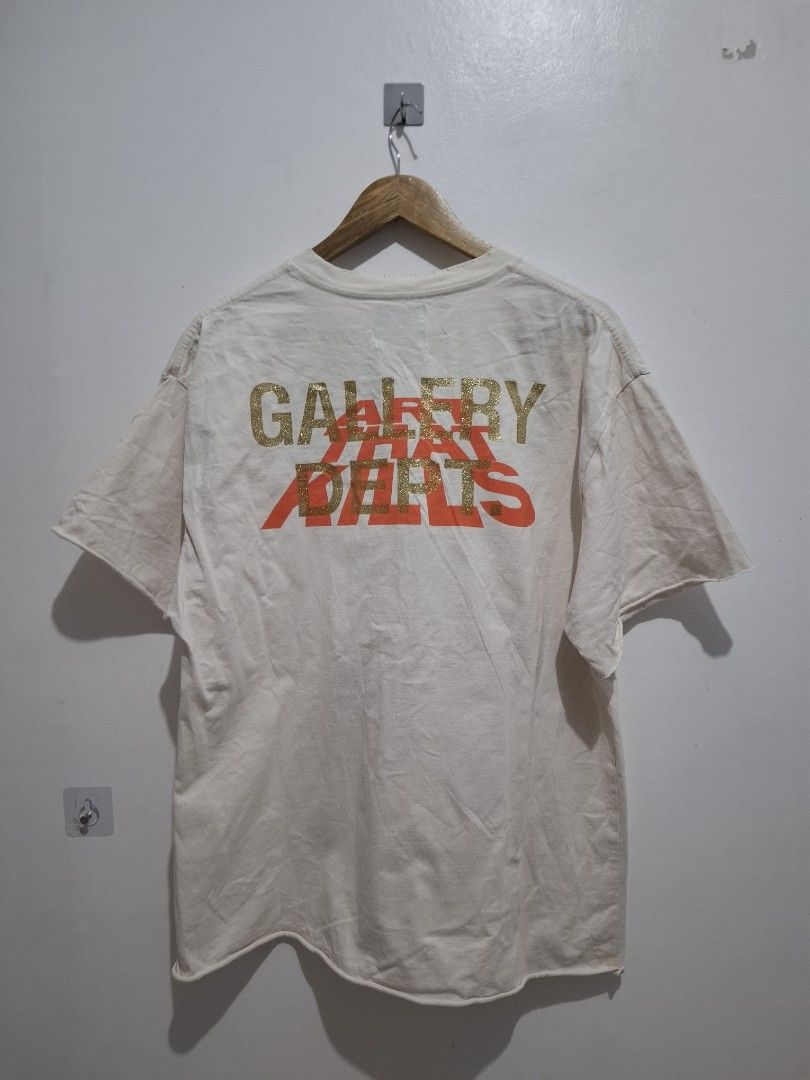 Gallary dept size XL (Category: Tshirts & Polo Shirts ) located in Tarlac. Submitted by christopher.24 (Listing ID 1468315109, Image 2). Description: excellent condition.