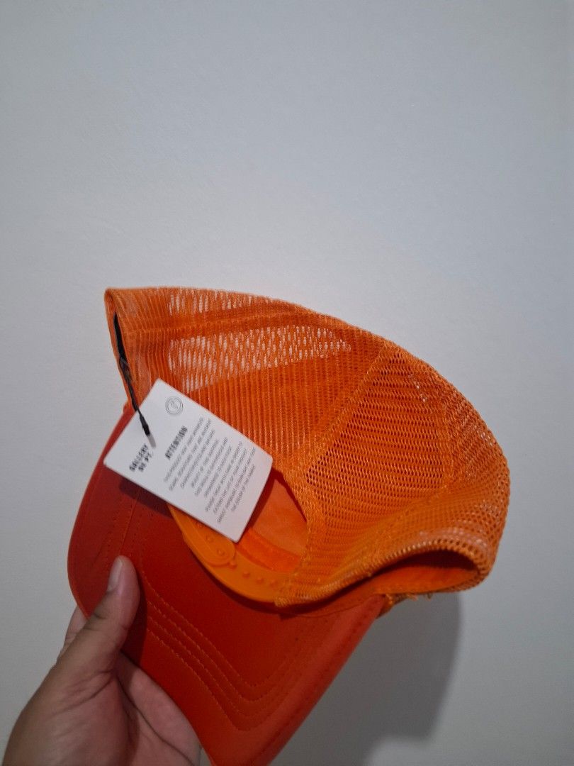 Gallery dept. (Category: Caps & Hats) located in Tarlac. Submitted by christopher.24 (Listing ID 1468323153, Image 2). Description: brandnew with issue.