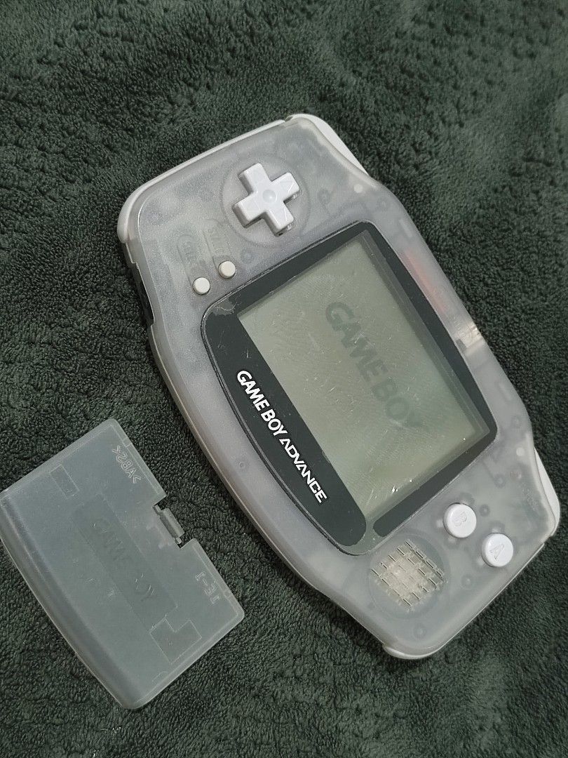game boy advance sticker issue inside lcd (Category: Nintendo) located in Manila. Submitted by olx156 (Listing ID 1468304209, Image 1). Description: 100% working all buttons best for mod IPS screen.