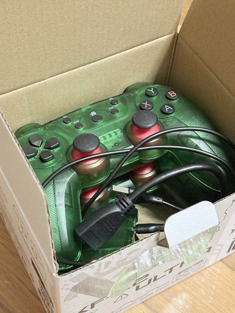Game controller (Category: Controllers) located in Singapore. Submitted by sg0912 (Listing ID 1468477150, Image 1). Description: .