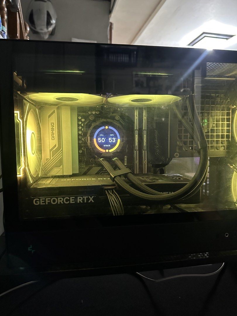 Gaming PC | AM5 Platform (Category: Desktops) located in Taguig. Submitted by vinoyye (Listing ID 1468354684, Image 2). Description: Powerful AM5 Gaming PC with RTX 5060 and clean black aesthetics! Perfect for gaming, multitasking, and productivity. 🎮 💻 FULL SPECS: * CPU: AMD Ryzen 7 8700F (8 Cores / 16 Threads) * GPU: Palit RTX 5060 8GB GDDR7 Infinity 3 * Motherboard: Gigabyte B650M Gaming Plus WiFi + Bluetooth (White) * RAM: 32GB (2×16GB) T-F