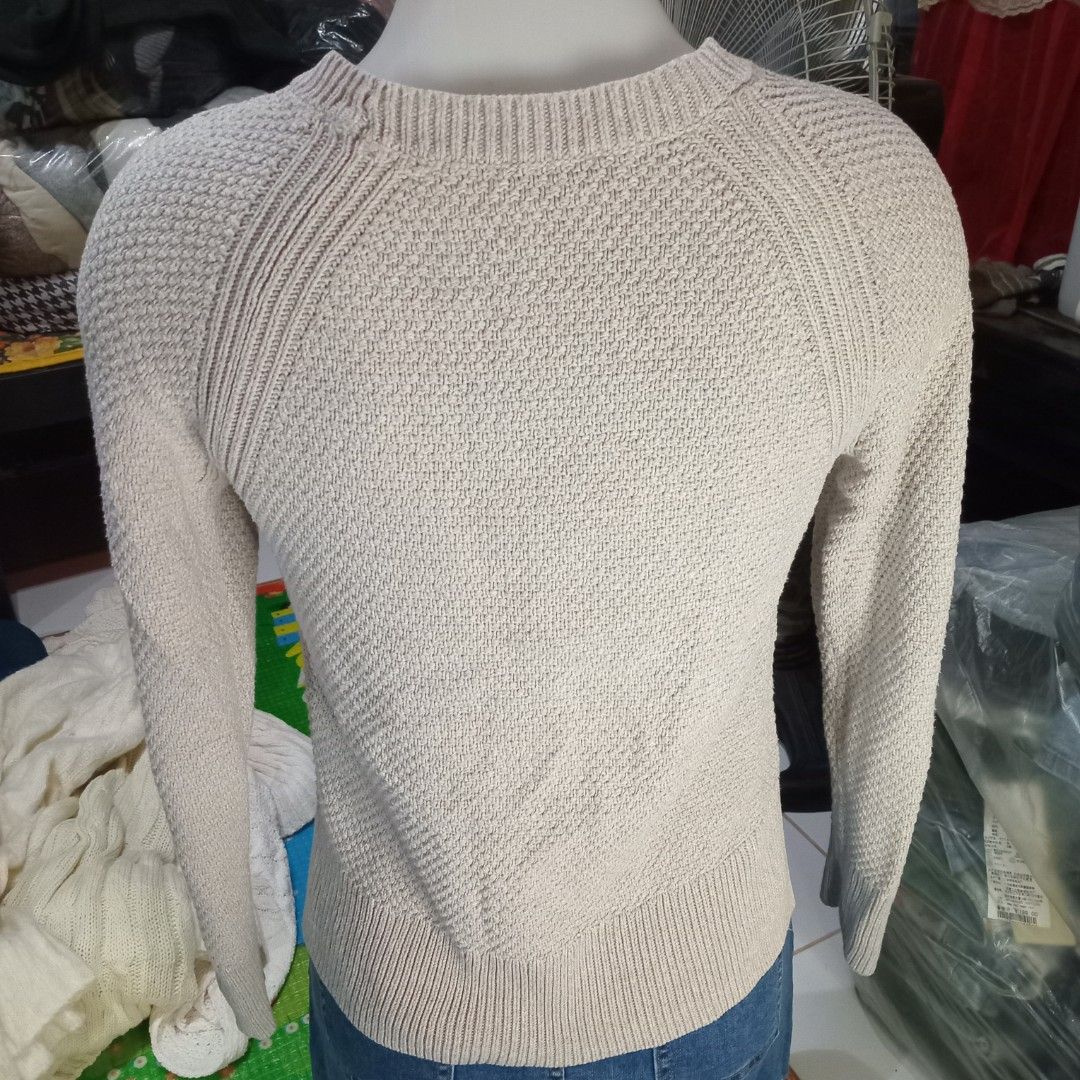 Gap plain color pull up sweater (Category: Coats, Jackets and Outerwear) located in Angono. Submitted by thrifted.fashionshop (Listing ID 1468463084, Image 2). Description: Fit - small *plain color - light brown *round neck <COLORS MAY VARY DUE TO LIGHTING> MOD : Gcash only COURIER : Jnt / Lalamove.