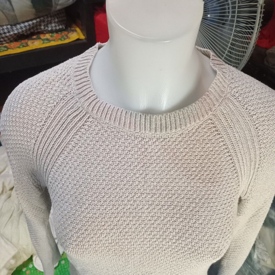 Gap plain color pull up sweater (Category: Coats, Jackets and Outerwear) located in Angono. Submitted by thrifted.fashionshop (Listing ID 1468463084, Image 3). Description: Fit - small *plain color - light brown *round neck <COLORS MAY VARY DUE TO LIGHTING> MOD : Gcash only COURIER : Jnt / Lalamove.