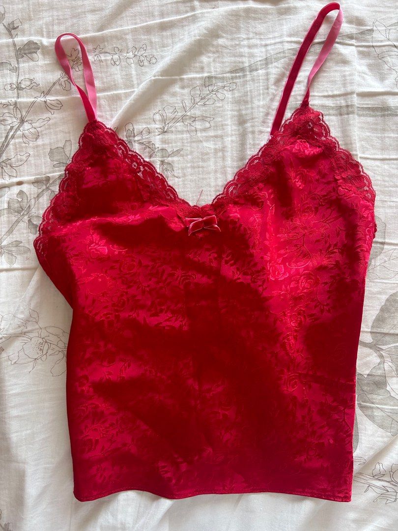 George Red Cami Top (Category: Sleeveless) located in Makati City. Submitted by lilylovesxo (Listing ID 1468385404, Image 1). Description: - medium to large - no when worn .