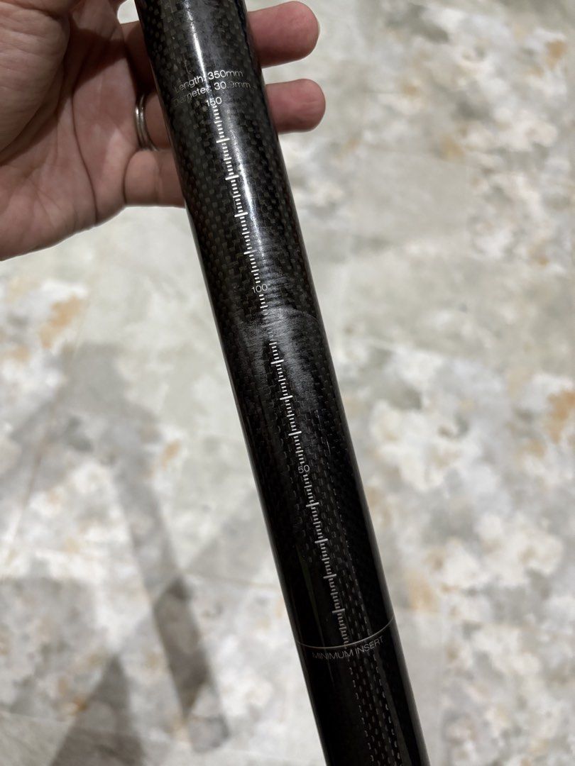 GIANT Connect carbon seatpost (Category: Bicycles) located in Muntinlupa City. Submitted by pinkmoscat.o (Listing ID 1468434429, Image 3). Description: Selling Giant Connect carbon seatpost No dents/dimples, no functional issues slight clamping marks only, does not affect performance RFS: upgrade Shipping via lalamove shouldered by buyer Location: Muntinlupa Payment via Gcash, BPI, or RCBC only.