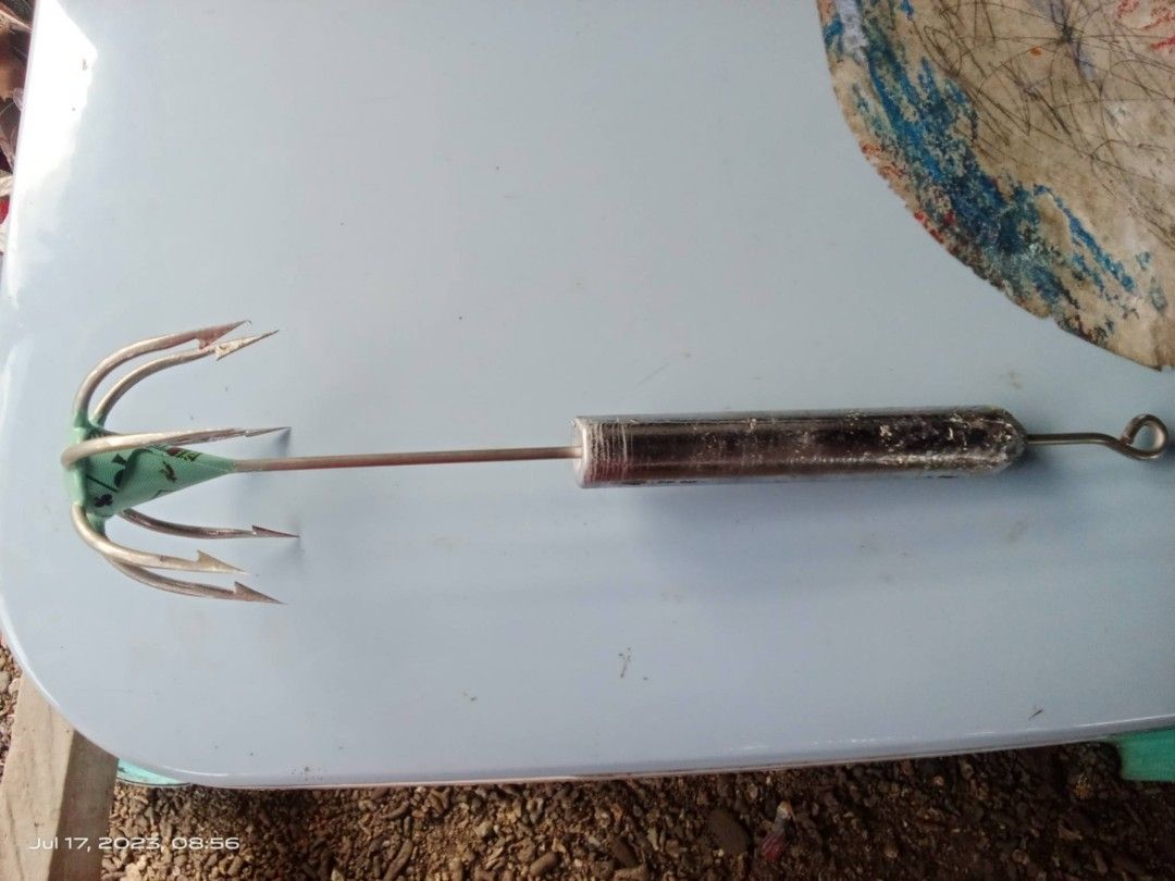 Giant squid lure/bait (Category: Looking For) located in Jinoba-an. Submitted by 3jstore (Listing ID 1468352050, Image 2). Description: Giant squid lure/bait Pandalupapa Used in good condition and new.