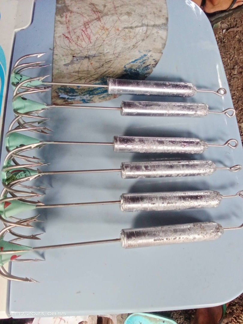 Giant squid lure/bait (Category: Looking For) located in Jinoba-an. Submitted by 3jstore (Listing ID 1468352050, Image 1). Description: Giant squid lure/bait Pandalupapa Used in good condition and new.