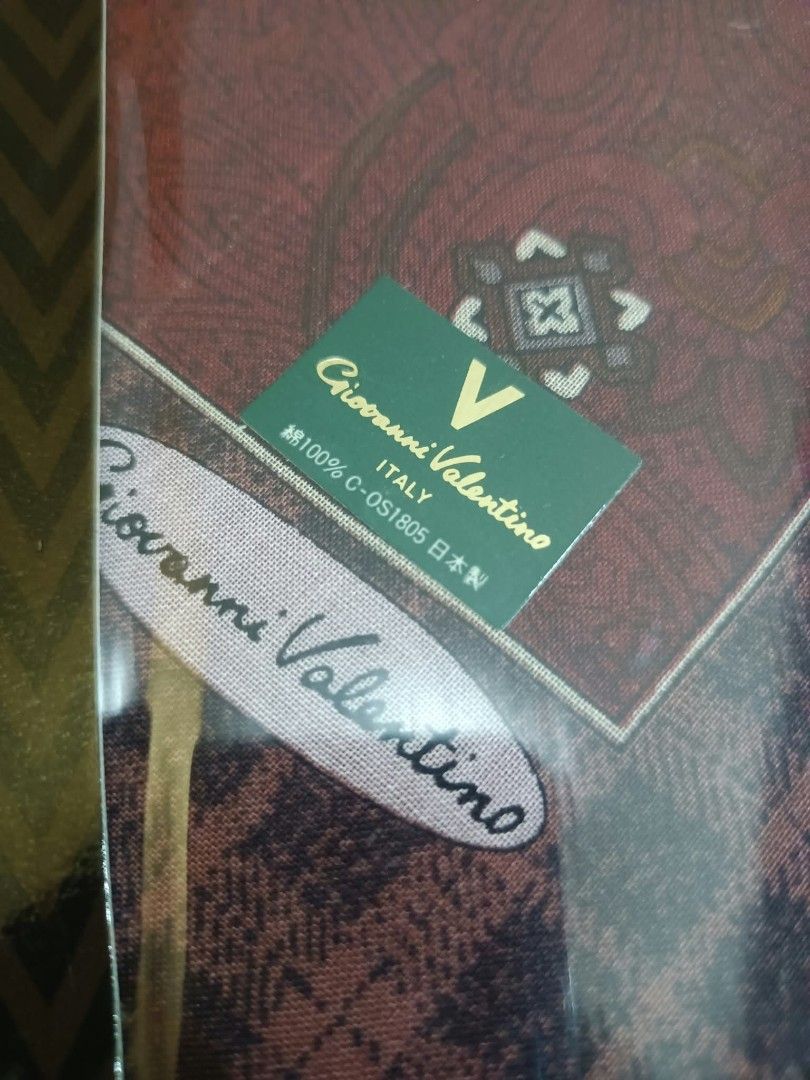 Giovanni Valentino Handkerchief (Category: Handkerchief & Pocket Squares) located in Davao. Submitted by lotispreloved (Listing ID 1468475995, Image 2). Description: .