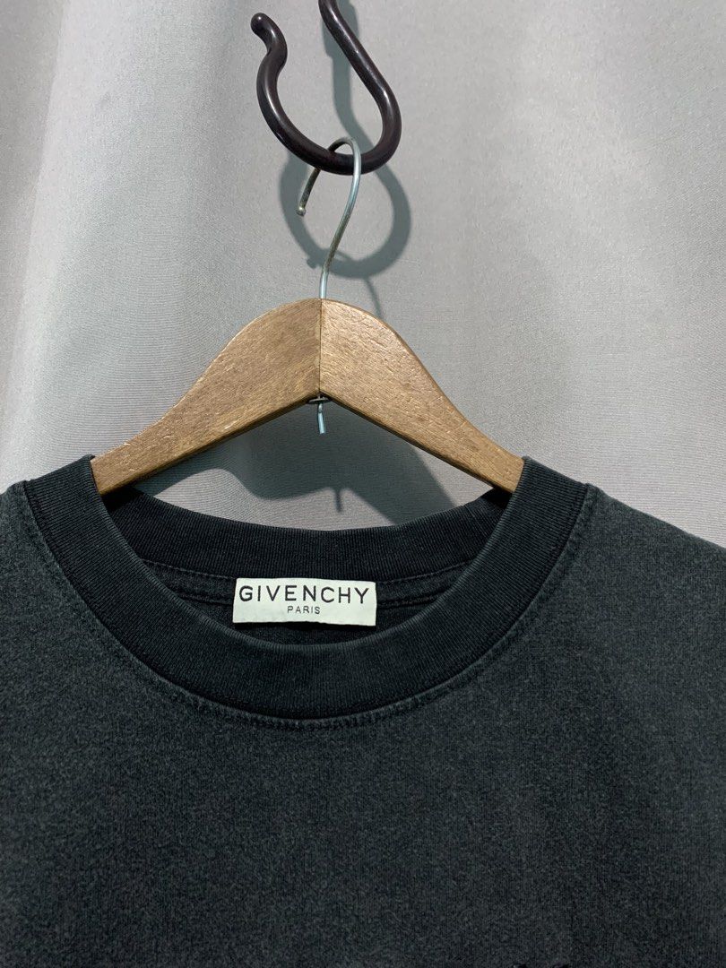 Givenchy (Category: Shirts) located in Bayombong. Submitted by johnestrell315 (Listing ID 1468365502, Image 3). Description: .