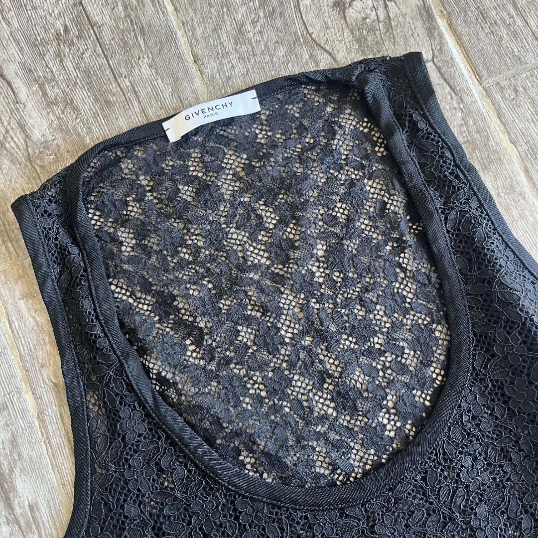 Givenchy Fw12 Black Lace Tank Top (Category: Sleeveless) located in Manila. Submitted by spo0ky.archives (Listing ID 1468458314, Image 2). Description: Width: 14 Length: 23.