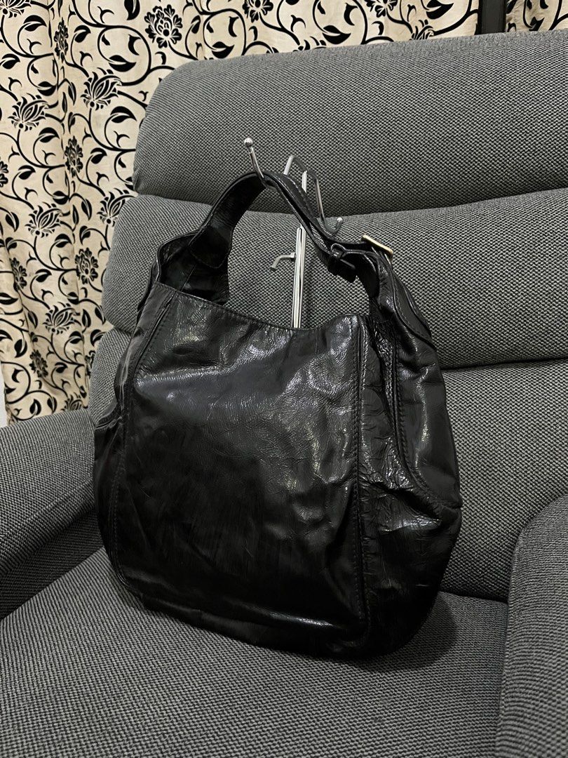 Givenchy Leather Bag (Category: Shoulder Bags) located in Baguio. Submitted by whatthestore (Listing ID 1468460794, Image 1). Description: .