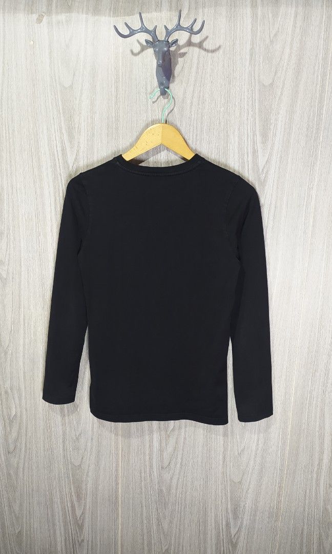 Givenchy Long Sleeve Shirt (Category: Tshirts & Polo Shirts ) located in Naga. Submitted by secondspinv2 (Listing ID 1468437762, Image 3). Description: Givenchy Long Sleeve Shirt ✅Size: 12+ ✅Width: 16.5 ✅Length: 25 ✅Sleeve: 24 ✅Color Rate: 9.5/10 ✅No Issue ✅Need Wash ✅Location: Bicol Naga City, Camarines Sur ✅Courier: J&T Express/Flash Express ✅MOP: Gcash only.