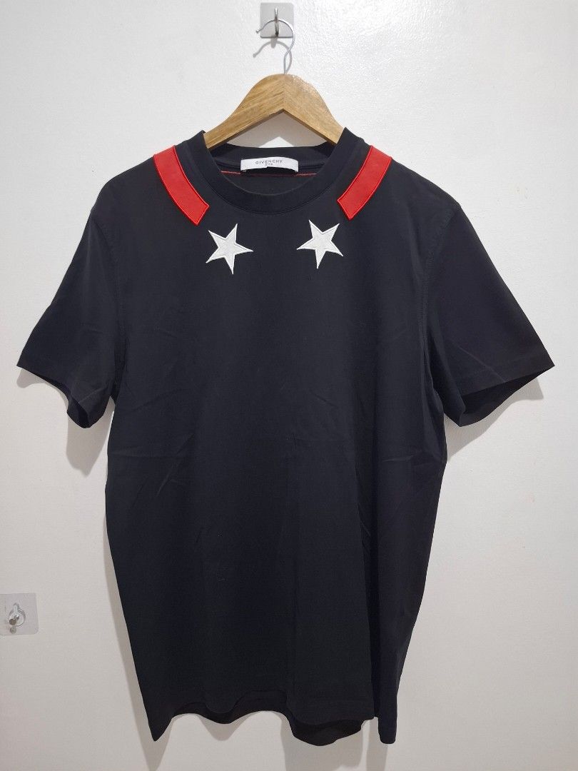 Givrenchy size large (Category: Tshirts & Polo Shirts ) located in Tarlac. Submitted by christopher.24 (Listing ID 1468316345, Image 1). Description: excellent condition legit.