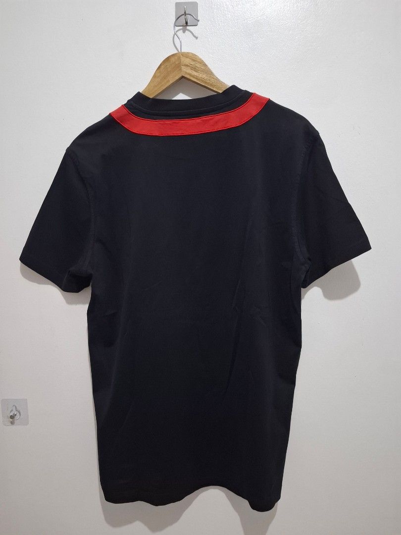 Givrenchy size large (Category: Tshirts & Polo Shirts ) located in Tarlac. Submitted by christopher.24 (Listing ID 1468316345, Image 2). Description: excellent condition legit.