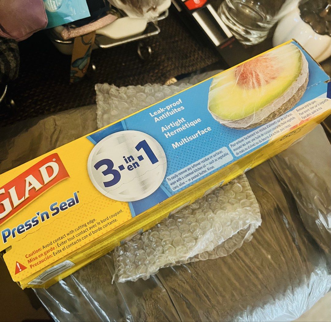 Glad Press and seal (Category: Home Improvement Tools & Accessories) located in Paranaque City. Submitted by arianem031087 (Listing ID 1468318685, Image 1). Description: 140 sqm.
