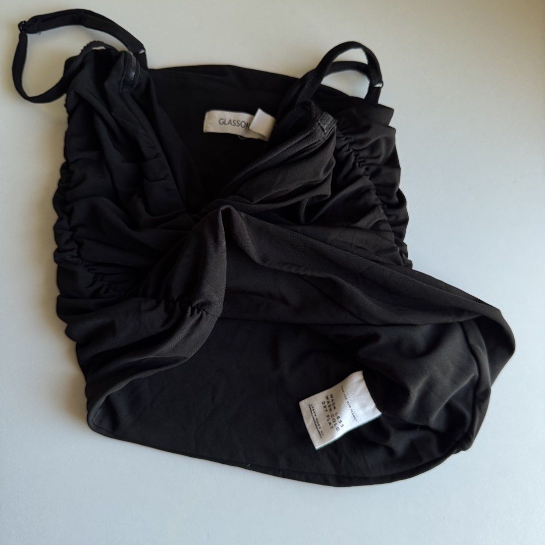 Glassons Black Ruched Top (Category: Sleeveless) located in Santa Rosa. Submitted by ceyllective (Listing ID 1468373728, Image 3). Description: .