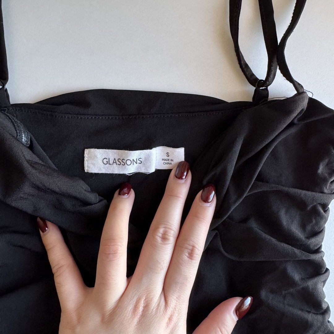 Glassons Black Ruched Top (Category: Sleeveless) located in Santa Rosa. Submitted by ceyllective (Listing ID 1468373728, Image 2). Description: .