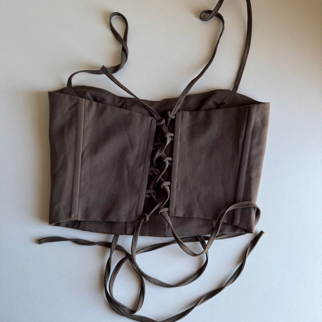 Glassons Brown Corset Tie-Back Top (Category: Sleeveless) located in Santa Rosa. Submitted by ceyllective (Listing ID 1468370377, Image 2). Description: .