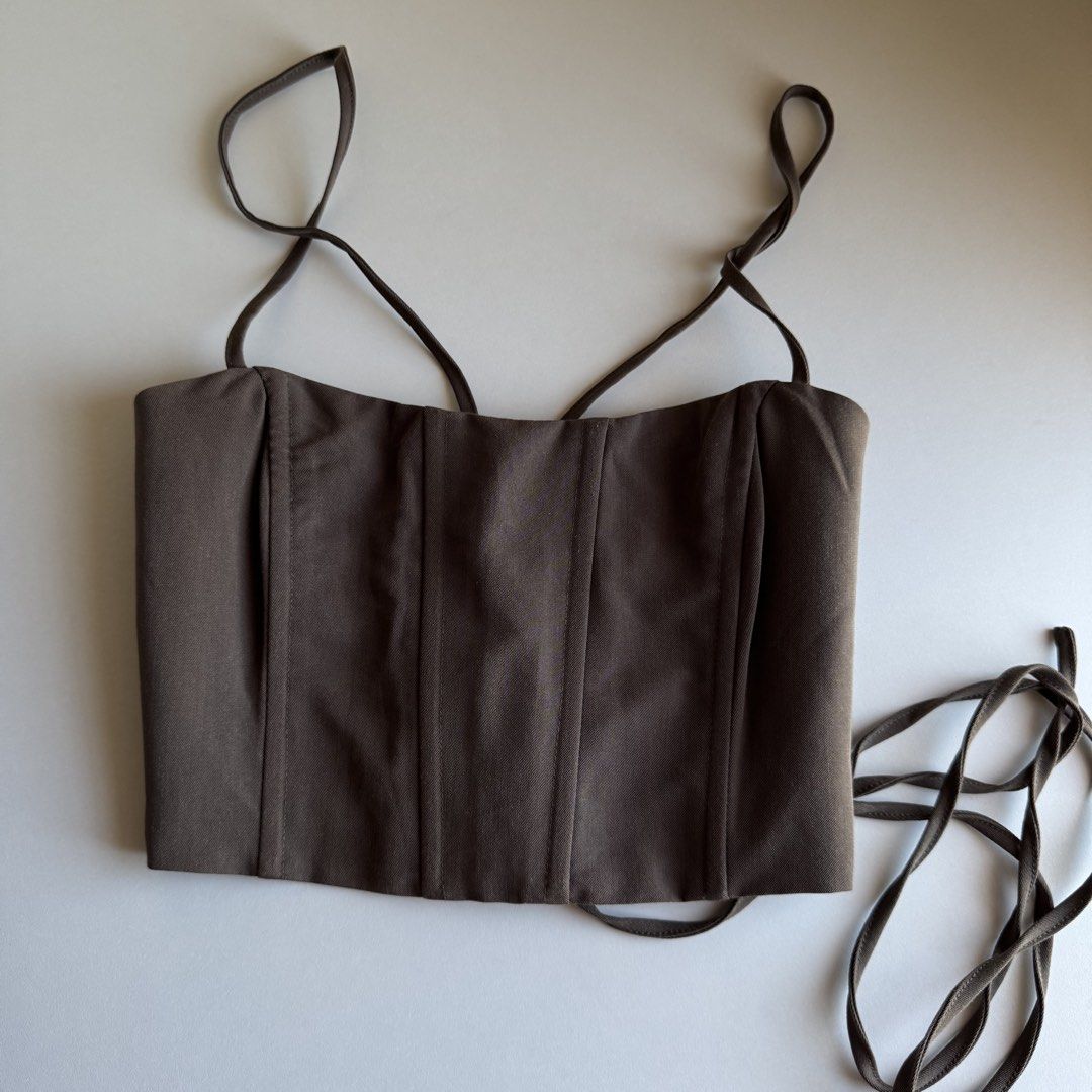 Glassons Brown Corset Tie-Back Top (Category: Sleeveless) located in Santa Rosa. Submitted by ceyllective (Listing ID 1468370377, Image 1). Description: .