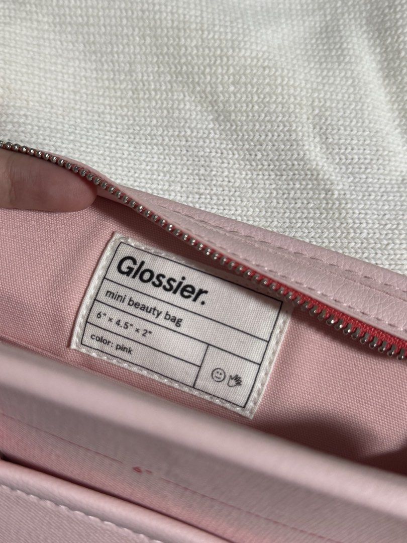 Glossier Pink Makeup Bag Pouch (Category: Purses & Pouches) located in Manila. Submitted by glossywife (Listing ID 1468331619, Image 2). Description: Bnew, never been used :) Mop: bank transfer Mod: grabexpress / j&t / lalamove glossier glossier bag saie merit ilia rhode summer fridays rare beauty tower28 tower 28 kosas milk makeup charlotte tilbury olehenriksen gisou cocokind typology aesop byoma beauty makeup makeupbag makeuppouch cosmeticbag c