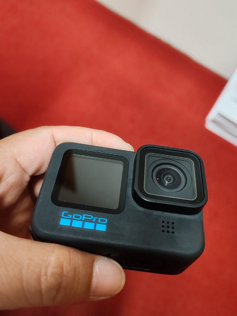 Go pro hero 10 black (Category: Video Cameras) located in Manila. Submitted by jhoven.jhoven (Listing ID 1468335559, Image 2). Description: ptpa go pro hero 10 black no any issue smooth and presentable package: go pro, 1 batt, 64gb sd card, cord and go pro handle no other accesories php 8,500 rfs: switch to insta 360 location makati or cavite.