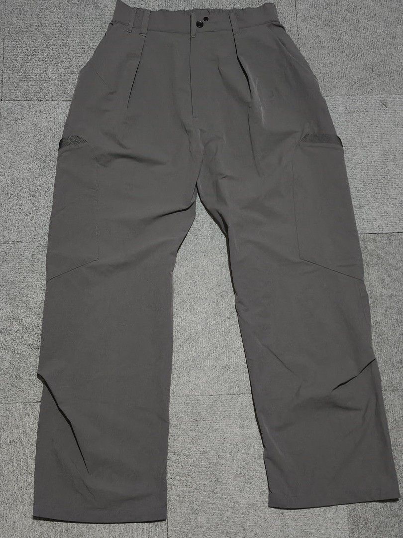 GOOPiMADE “BR-M3G” SOFTBOX Basic Pants (Category: Trousers) located in La Trinidad. Submitted by beenaged (Listing ID 1468289194, Image 1). Description: - GOOPiMADE “BR-M3G” SOFTBOX Basic Pants - size small to medium - dimensions 28-31 waist, 40 length from waist to hem - excellent to good as new - issue: missing removable strap/belt - price 2,580 - Location Baguio City - shipping nationwide .