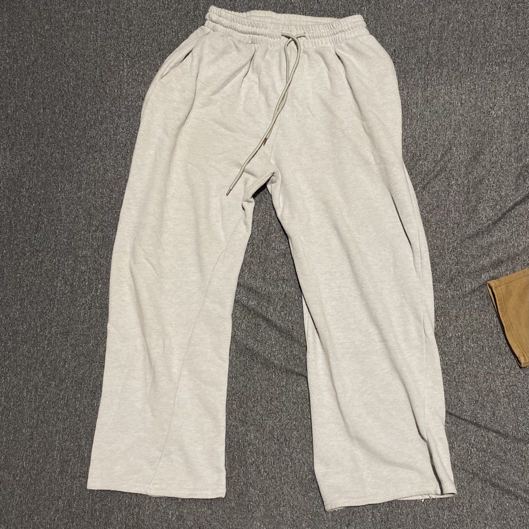 Gray Sweatpants (Category: Sleep and Loungewear) located in Manila. Submitted by dustindustin (Listing ID 1468480941, Image 1). Description: .
